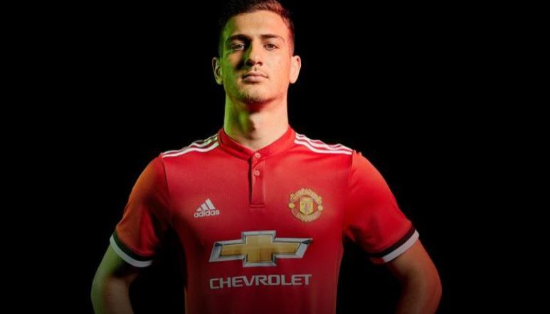 Resmi Berseragam Manchester United, Dalot Tak Sabar Lakoni Debut