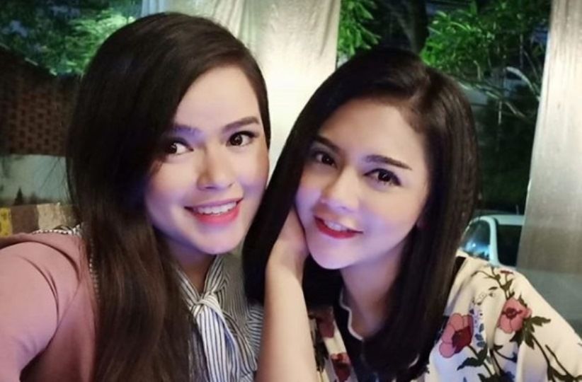 Bagi Takjil, Janeta Janet dan Siti Liza Kejar Tukang Parkir