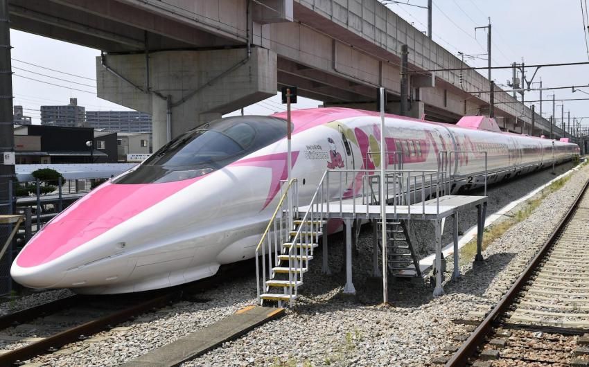 Diluncurkan Akhir Pekan, Jepang Perkenalkan Shinkansen 'Hello Kitty'