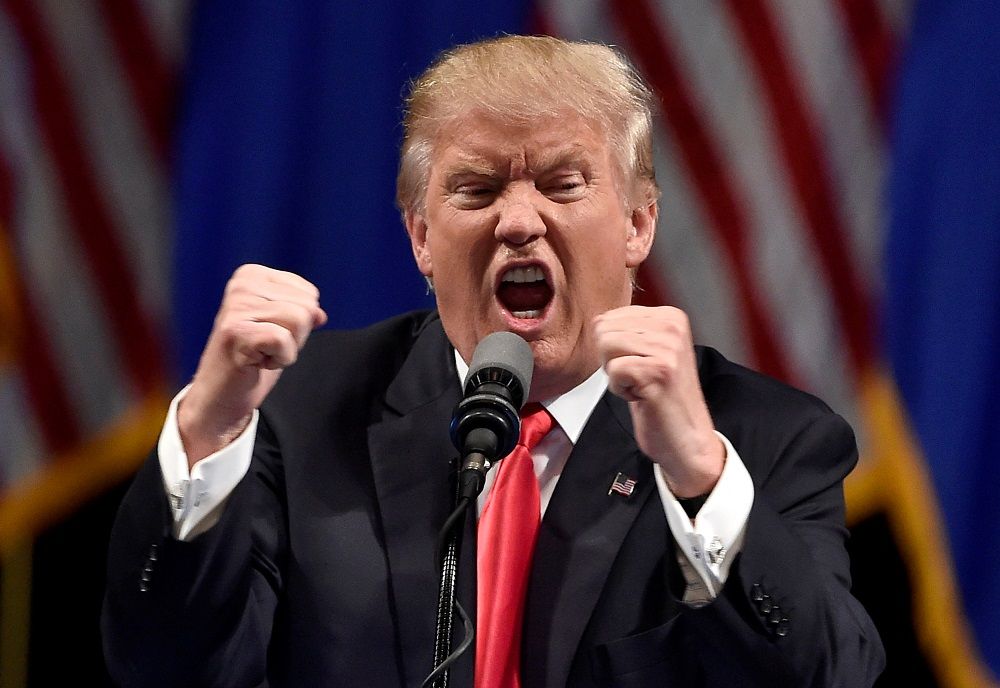 Trump Puji MA yang Perkuat Larangan Masuk bagi Warga 5 Negara Muslim