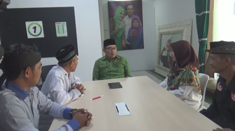 Ridwan Kamil Carikan Pekerjaan Baru untuk Guru yang Dipecat di Bekasi