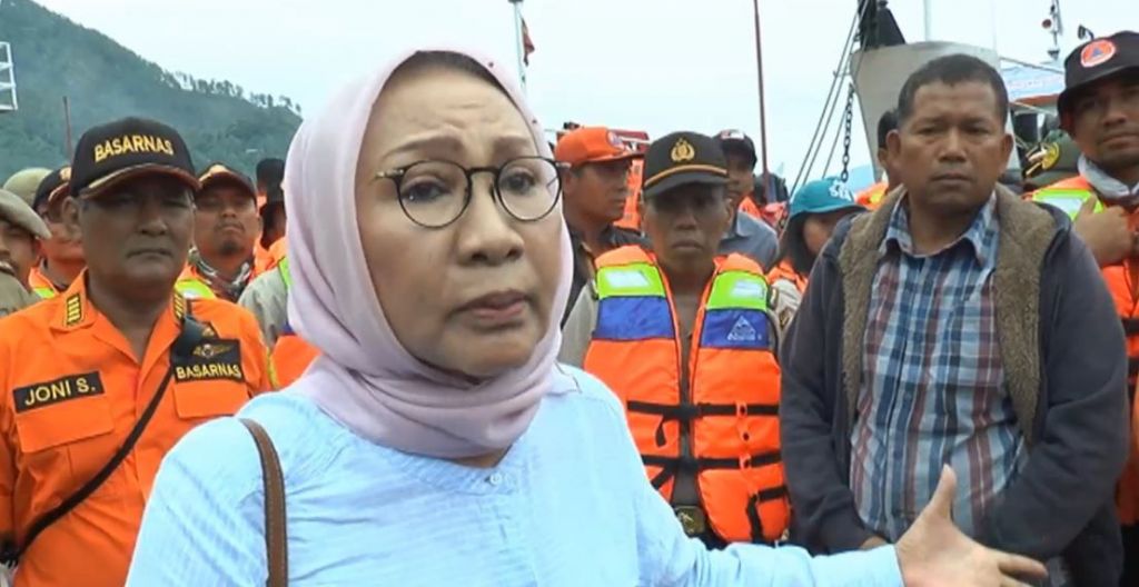 Tolak Evakuasi Dihentikan, Ratna Sarumpaet Marah di Posko Basarnas
