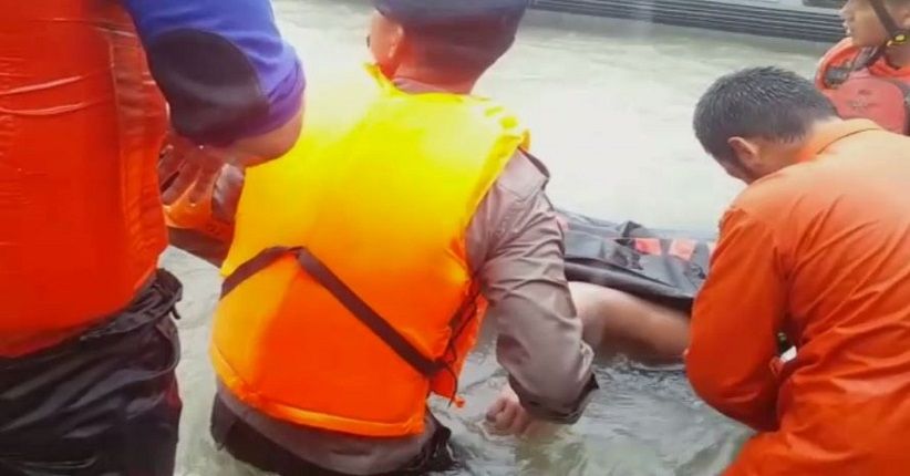 Remaja Hilang Terseret Arus Banjir 3 Meter di Wajo Ditemukan Tewas 