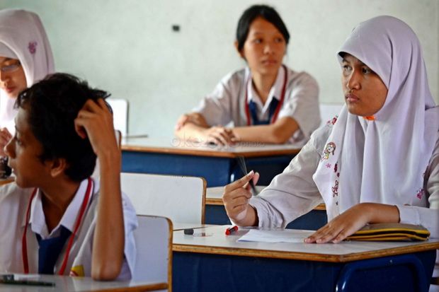 610.510 Siswa Baru Terancam Tak Diterima di SMA/SMK Negeri di Bandung