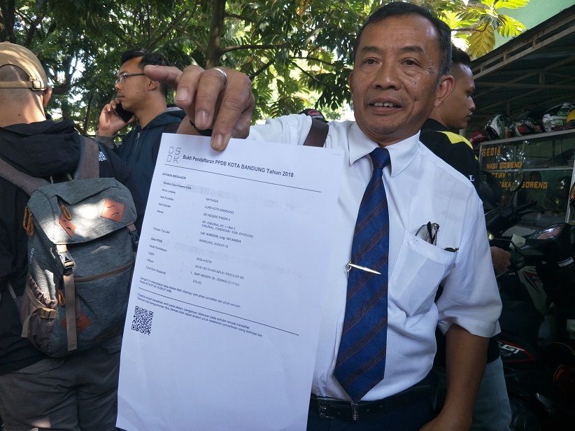 Ratusan Orang Tua Siswa Korban PPDB Geruduk Kantor Disdik Kota Bandung