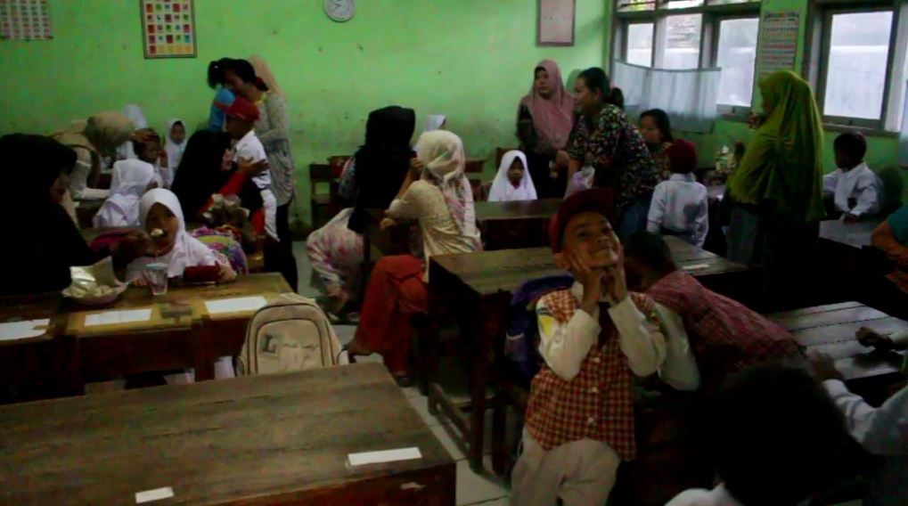 Rebutan Bangku Sekolah, Orang Tua Murid di Indramayu Cekcok
