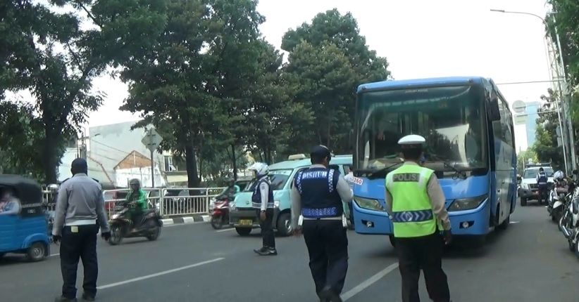 Izin Operasi Habis, 2 Bus Transjakarta Dikandangkan Petugas saat Razia