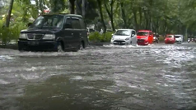 Diguyur Hujan Deras, Kota Medan Dilanda Banjir dan Macet Parah