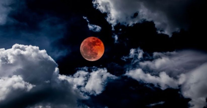 Jelang Gerhana Bulan, Warga Tegal Diresahkan dengan Pesan Hoaks