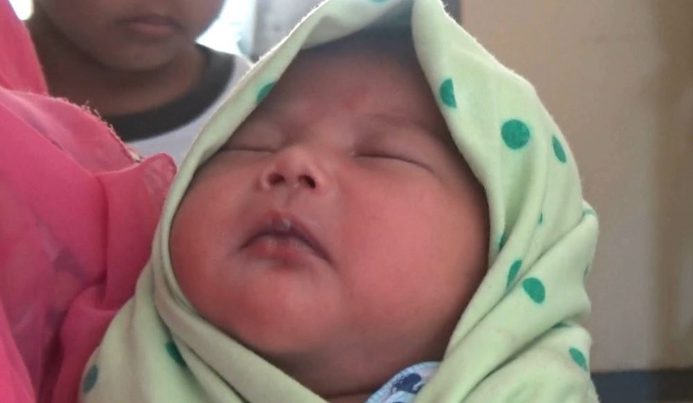 Bayi Perempuan Ditemukan di Jalan Raya Bikin Geger Warga Bojonegoro