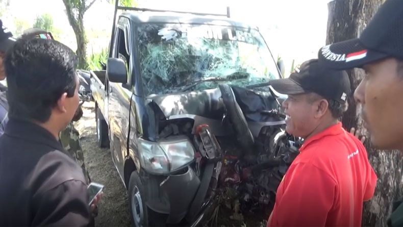 Tragis, Pemotor Tewas Ditabrak Pikap saat Beristirahat di Bawah Pohon