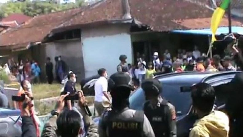 Densus 88 Geledah Rumah 8 Terduga Teroris di Tasikmalaya