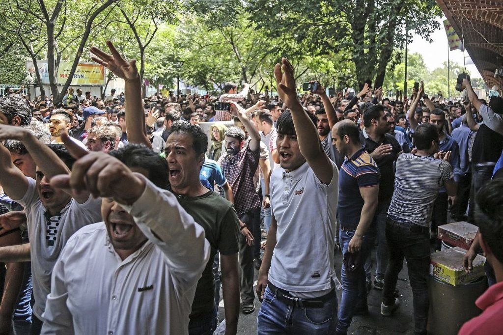 AS Jatuhkan Sanksi, Warga Iran: Hidup Saya seperti Dihancurkan