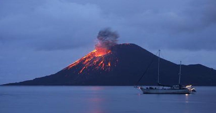 Pesona Krakatau dan Pantai Krui Bikin Turis Ingin Wisata ke Lampung