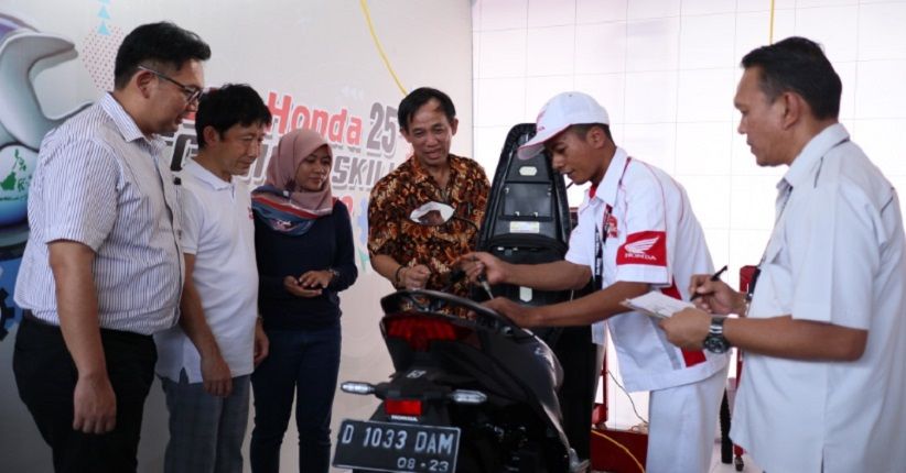 Dongkrak Kualitas Servis, AHM Uji Keterampilan Teknisi Honda