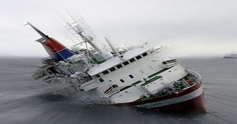 Kapal Feri Bandeng Tenggelam Dihantam Ombak di Perairan Loloda Maluku