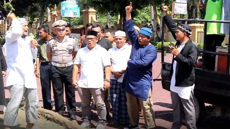 Oknum Polisi Hina Nabi di Medsos, Umat Islam Geruduk Mapolres Asahan