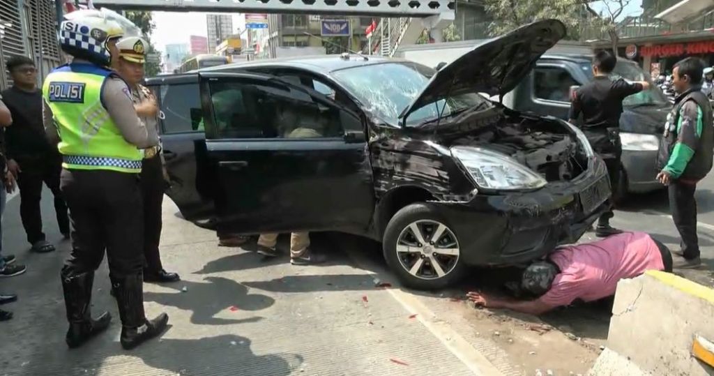 Polisi Temukan Alat Isap Sabu di Mobil Penabrak Motor di Mangga Besar