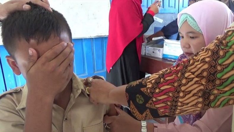 Takut Disuntik Vaksin MR, Siswa di Padanglawas Menangis dan Sembunyi