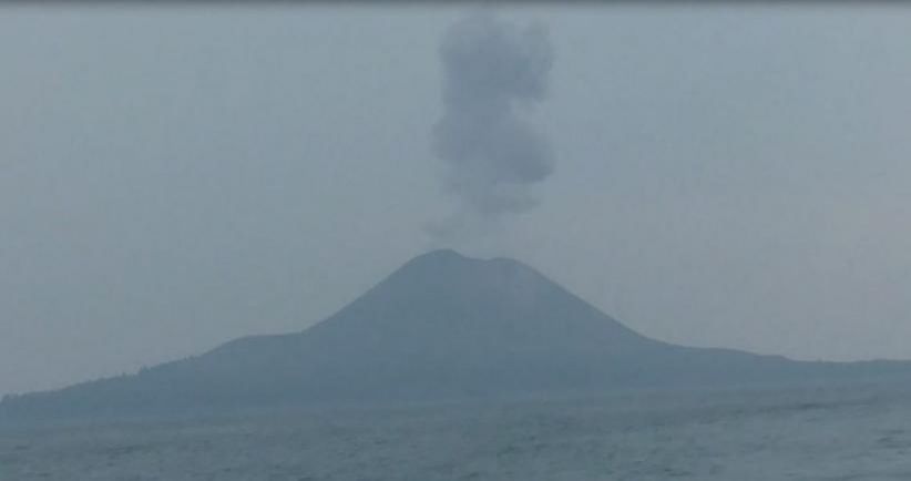 Gunung Anak Krakatau Alami 56 Letusan, Warga Dilarang Mendekat