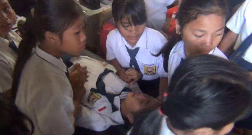 Usai Apel Pagi, Puluhan Siswa SMPN 3 Gunungsitoli Kesurupan Massal