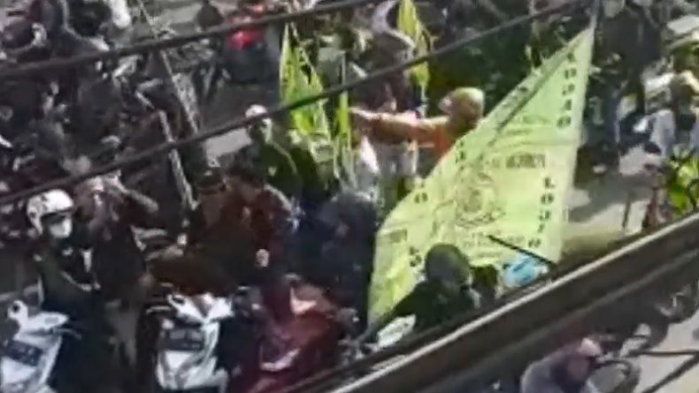 Bentrok Ormas di Jakarta Selatan, Sejumlah Motor Warga Dirusak