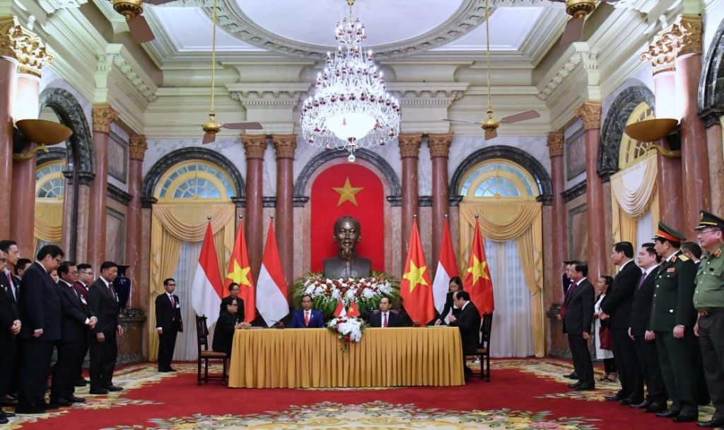 Jokowi ke Presiden Vietnam: Hambatan Perdagangan Harus Dihilangkan