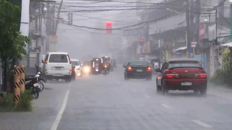 Badai 'Super' Mangkhut Mulai Terjang Wilayah Filipina, 2 Wanita Tewas