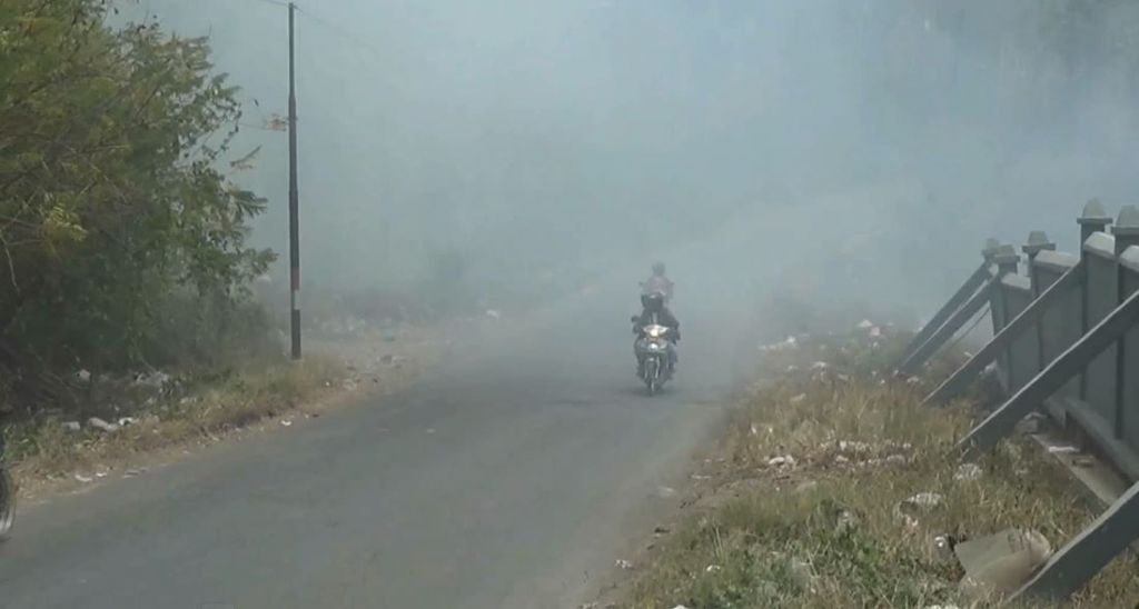 Kabut Asap dari Gunungan Sampah di TPA Darupono Kendal Makin Parah