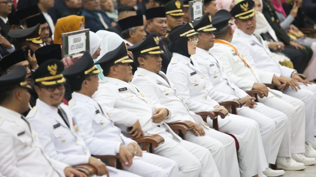 Hamil 2 Bulan, Bupati Purwakarta Khidmat Ikuti Prosesi Pelantikan