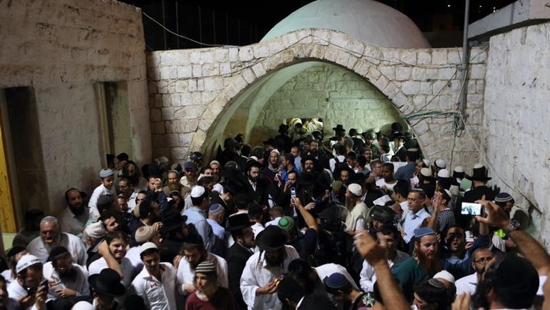 Warga Palestina Bentrok dengan Tentara Israel Dekat Makam Nabi Yusuf
