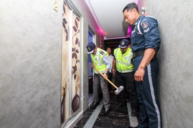 Panti Pijat Seks di Malaysia Digerebek, Wanita Indonesia Ditangkap