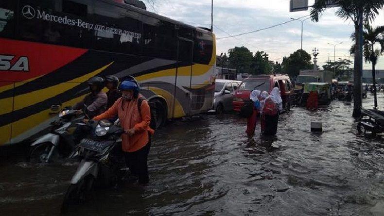 Curah Hujan Tinggi, Warga 11 Kecamatan di Medan Diminta Waspada Banjir