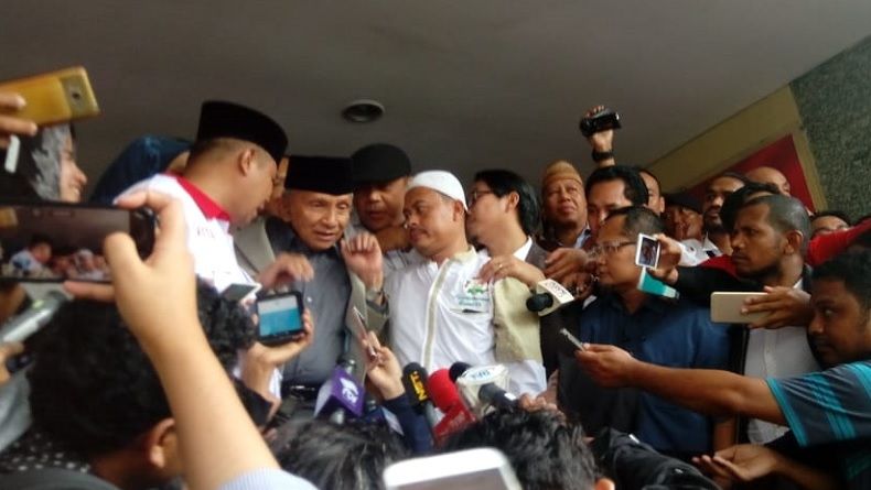 Diperiksa 6 Jam, Amien Rais Disodori 30 Pertanyaan soal Sarumpaet