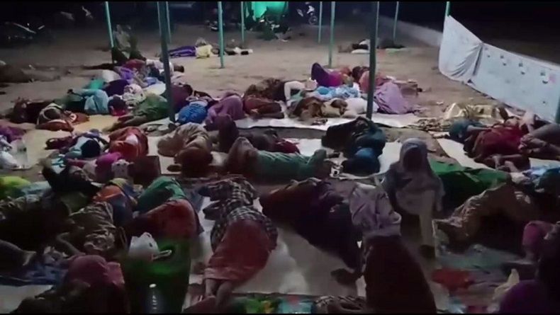 Takut Gempa Susulan di Sumenep, Ratusan Warga Tidur di Luar Rumah