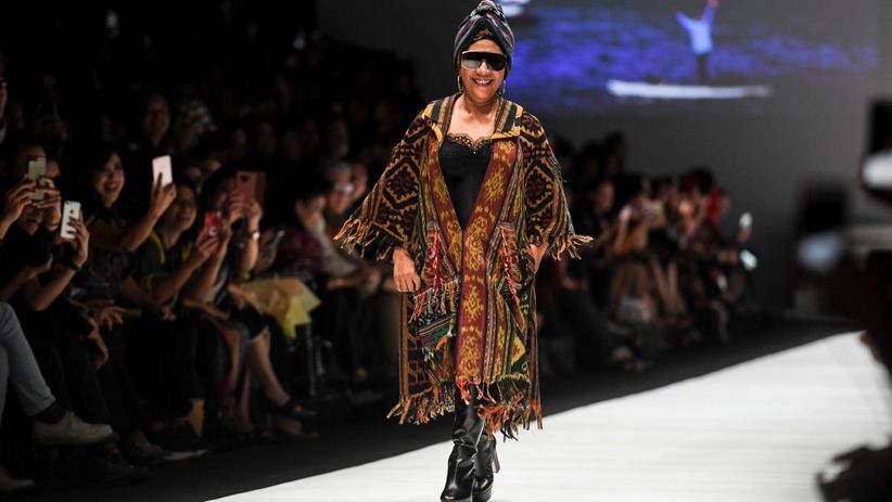 Jadi Model Catwalk, Menteri Susi Pudjiastuti Hebohkan JFW