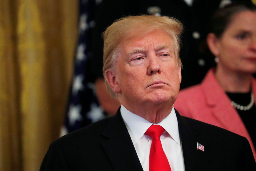 Trump Kutuk Teror Paket Bom untuk Obama dan Hillary Clinton