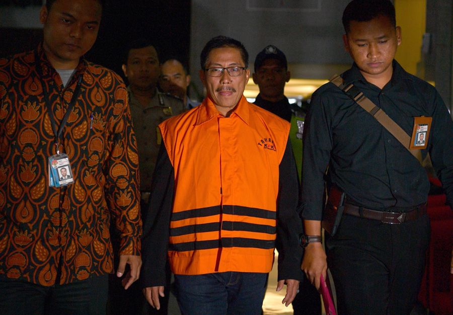 Bupati Cirebon Sunjaya dan Gatot Langsung Ditahan di Rutan KPK
