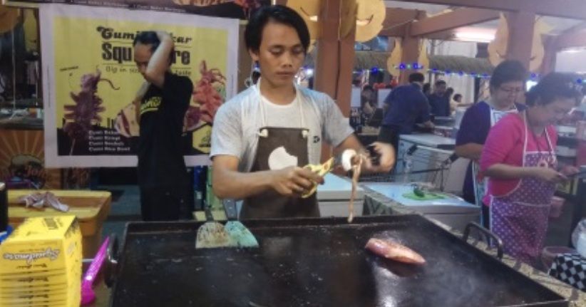 Menyantap Cita Rasa Asia di Jakarta Street Food, Cicipi Cumi Bakarnya