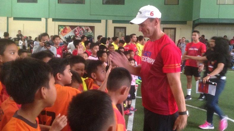 Coaching Clinic dari Legendaris MU Disambut Antusiasme Warga