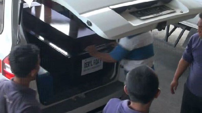 Jenazah Deryl Sang Pengantin Baru Korban Lion Air Tiba di Surabaya