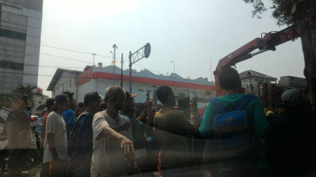 Gara-Gara Truk Tabrak Pohon, Ciputat-Lebak Bulus Macet 5 Km