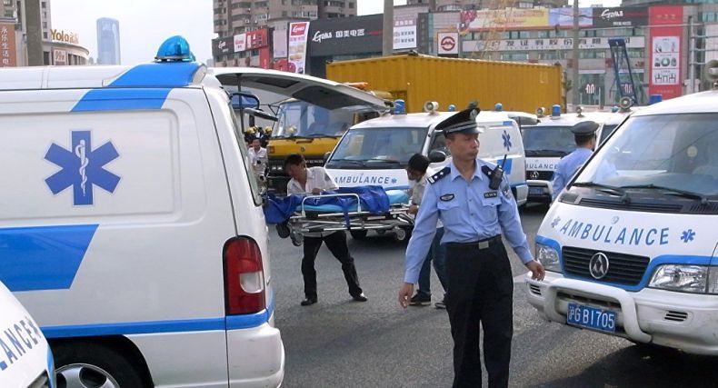 Mobil Seruduk Puluhan Siswa SD saat Menyeberang, 5 Orang Tewas
