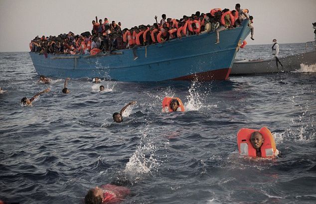 Kapal Tenggelam, 10 Imigran Terombang-ambing di Laut Selama 11 Hari