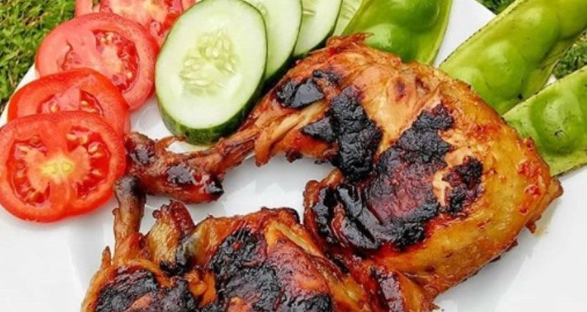 Sedapnya Ayam Panggang Bumbu Rujak, Rasanya Manis Pedas 