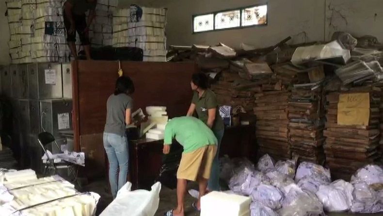 Banjir, Ribuan Kotak Suara Kardus di Gudang KPU Badung Bali Rusak