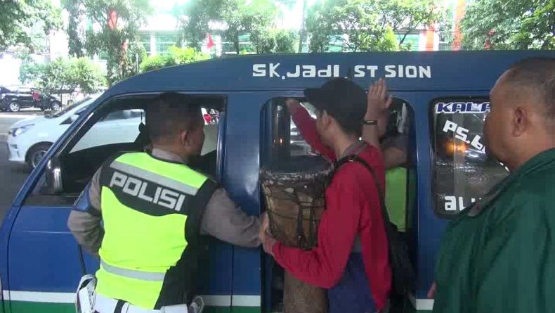 Bawa Senjata Tajam ke RS Hasan Sadikin, Perempuan Ini Diamankan Polisi