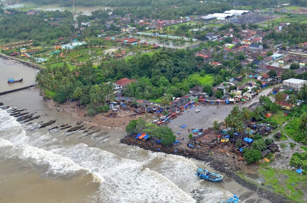 Bupati Pandeglang Jamin Persediaan Logistik Korban Tsunami Aman