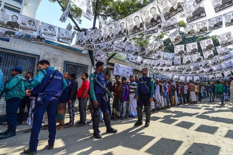 Korban Tewas Rusuh Pemilu Bangladesh Jadi 12 Orang, Termasuk Polisi