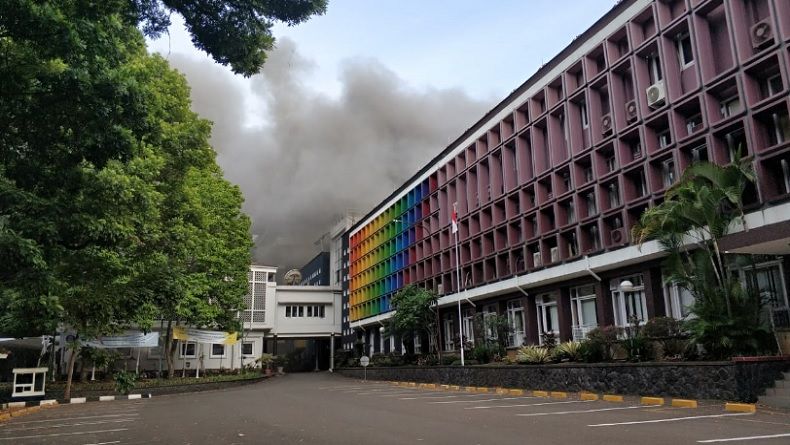 Video Detik-Detik Gedung Magister Studi Pembangunan ITB Terbakar